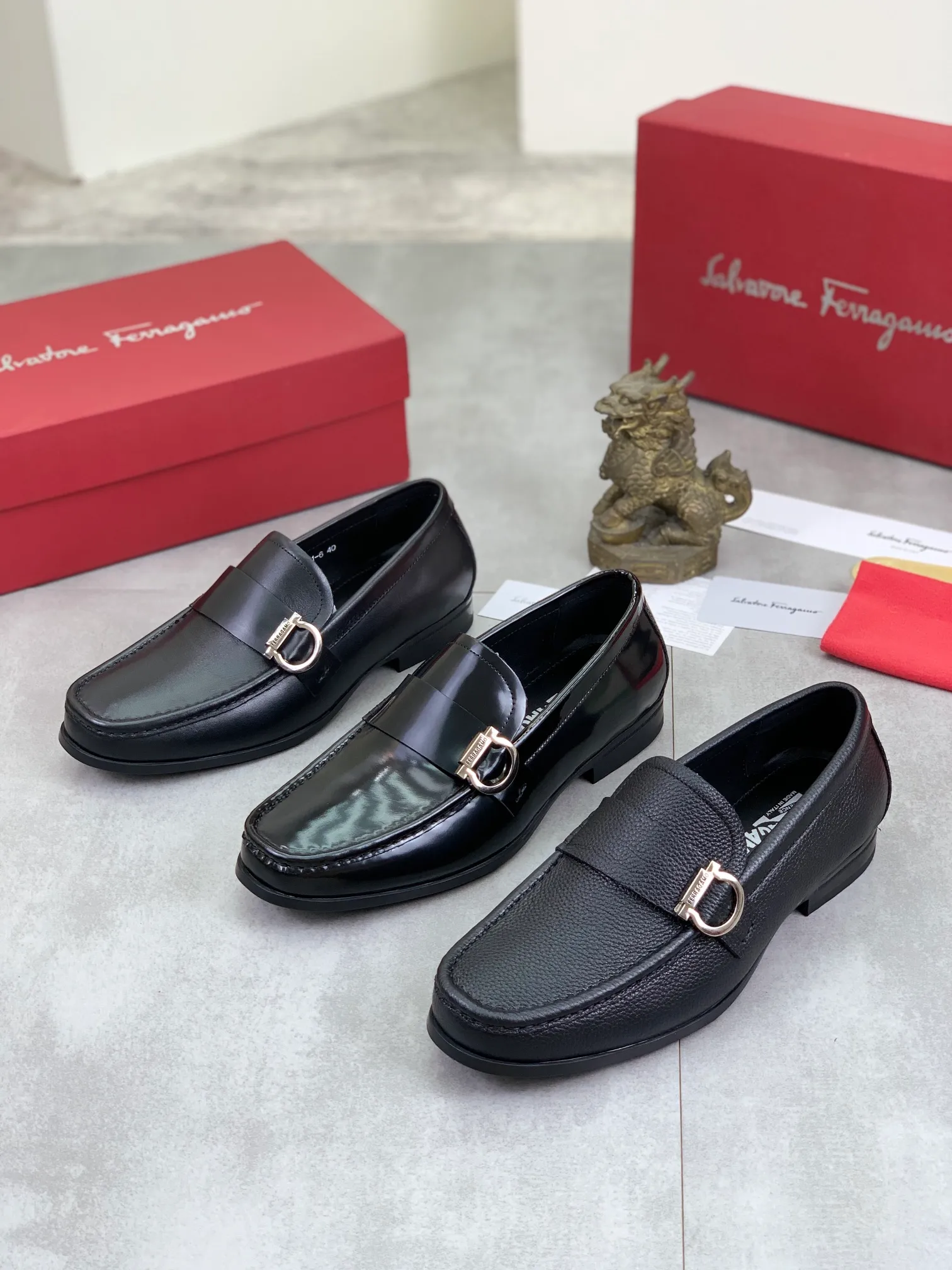 Men's Men's Shoes 💰P460💰[New Style] Water-dyed Niuli 🆘[Salvatore Ferragamo] Ferragamo's latest casual business leather shoes for men! Available at counters simultaneously! The fabric is made of specially imported original calfskin, the lining is made of imported water-dyed cowhide, and the original combination outsole is absolutely luxurious and leads the fashion trend. Matching code: 38-45; 3️⃣ colors available